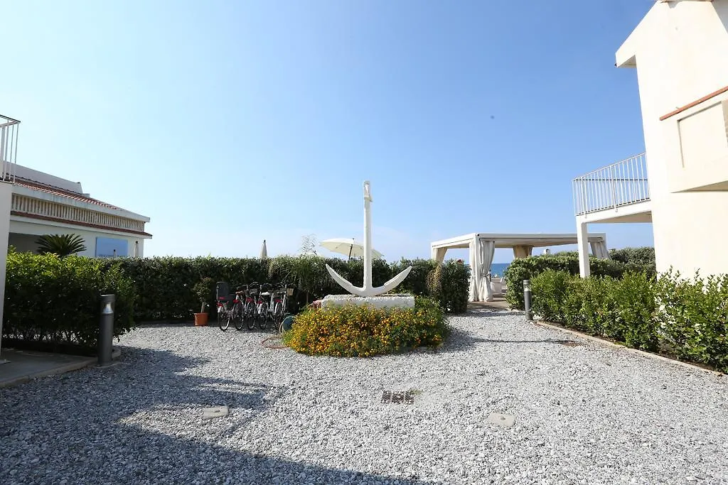 Ancora Bianca Beach Residence 테르메 비글리아토레 0*,